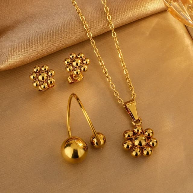 VELA - Juego de Collar, Anillo y Aretes de Acero Inoxidable Bañado en Oro 18K